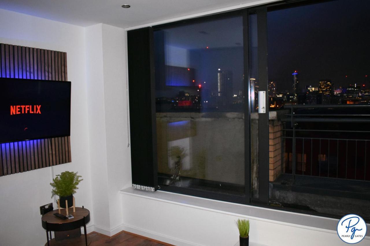 Penthouse - Amazing City Skyline Views - Balcony - Free Extra 2 Hours - Free Parking - Utilita Arena - Bullring Shopping - New St Station- Super King Size Bed 伯明翰 外观 照片