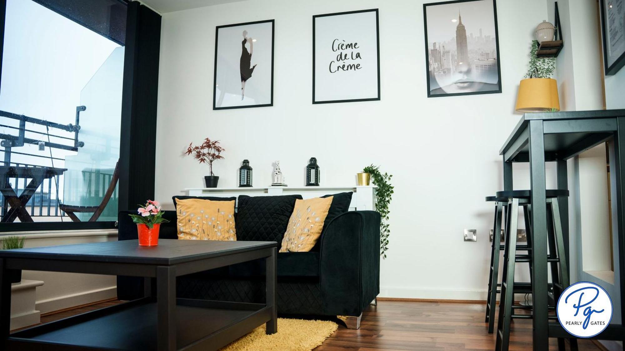 Penthouse - Amazing City Skyline Views - Balcony - Free Extra 2 Hours - Free Parking - Utilita Arena - Bullring Shopping - New St Station- Super King Size Bed 伯明翰 外观 照片