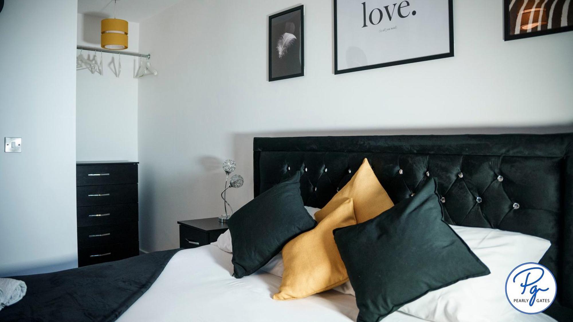 Penthouse - Amazing City Skyline Views - Balcony - Free Extra 2 Hours - Free Parking - Utilita Arena - Bullring Shopping - New St Station- Super King Size Bed 伯明翰 外观 照片