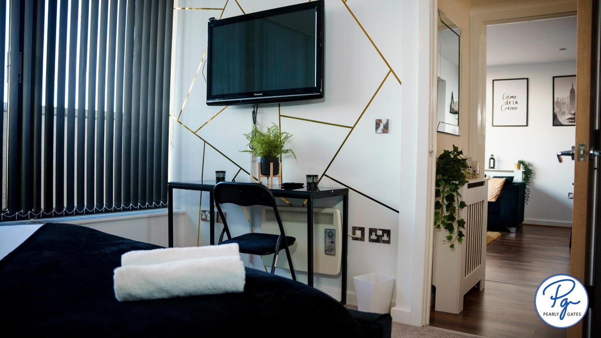 Penthouse - Amazing City Skyline Views - Balcony - Free Extra 2 Hours - Free Parking - Utilita Arena - Bullring Shopping - New St Station- Super King Size Bed 伯明翰 外观 照片